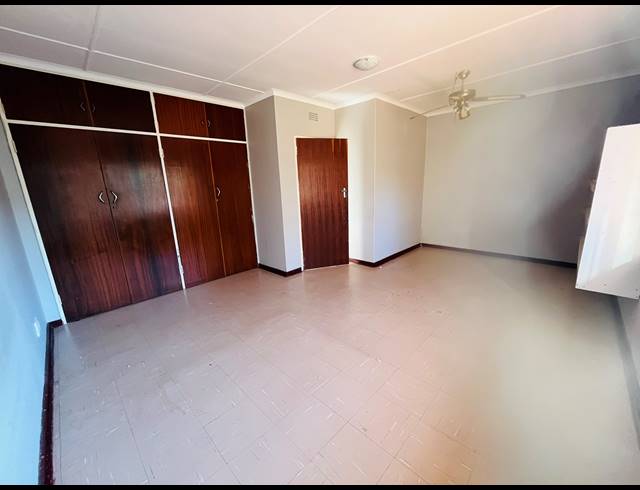 2 BEDROOM APARTMENT TO LET IN SONHEUWEL EXT 1